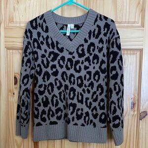 V-Neck Leopard Print Sweater - Gray/Black